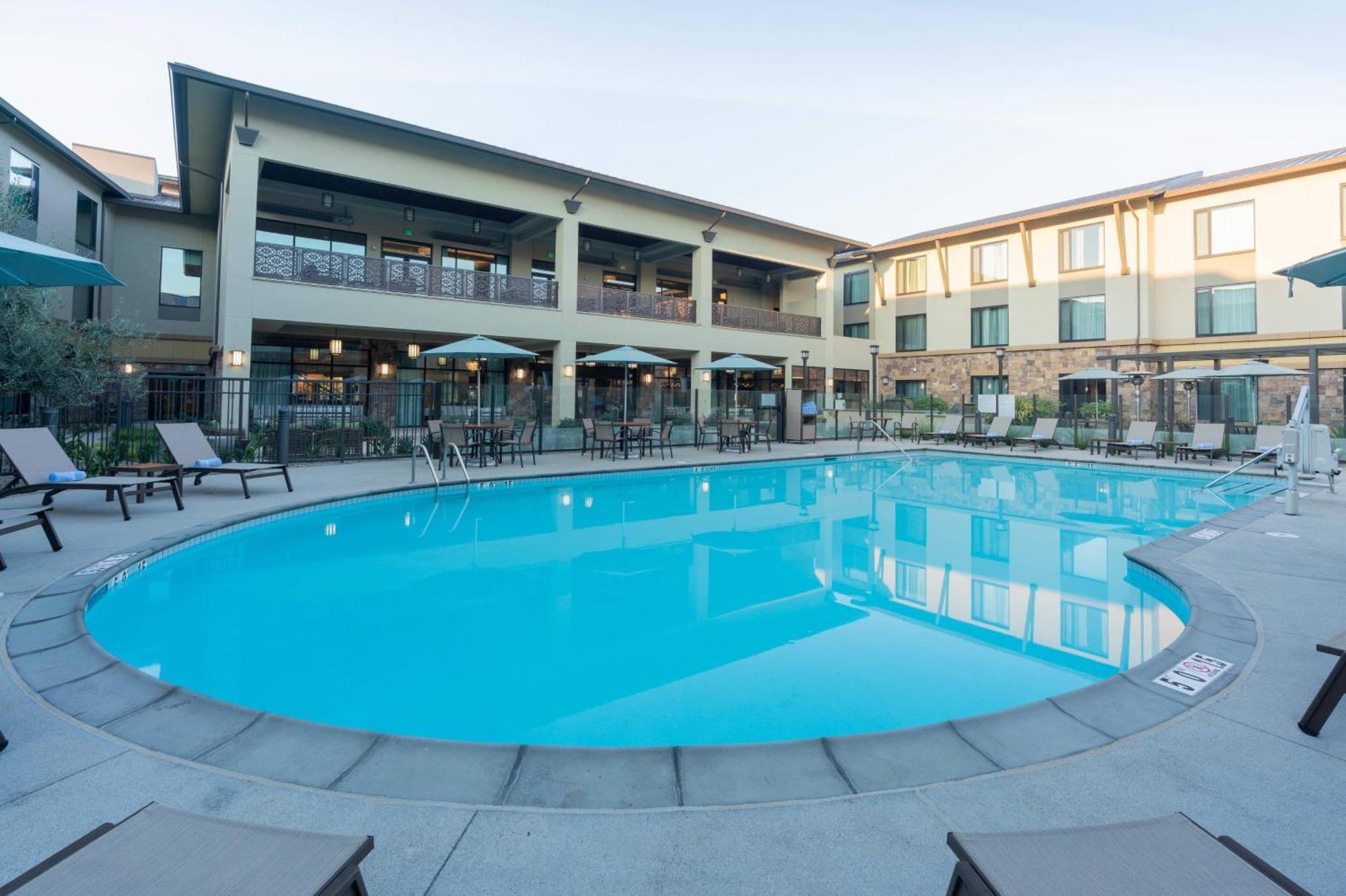 Courtyard By Marriott Thousand Oaks אגורה הילס מראה חיצוני תמונה