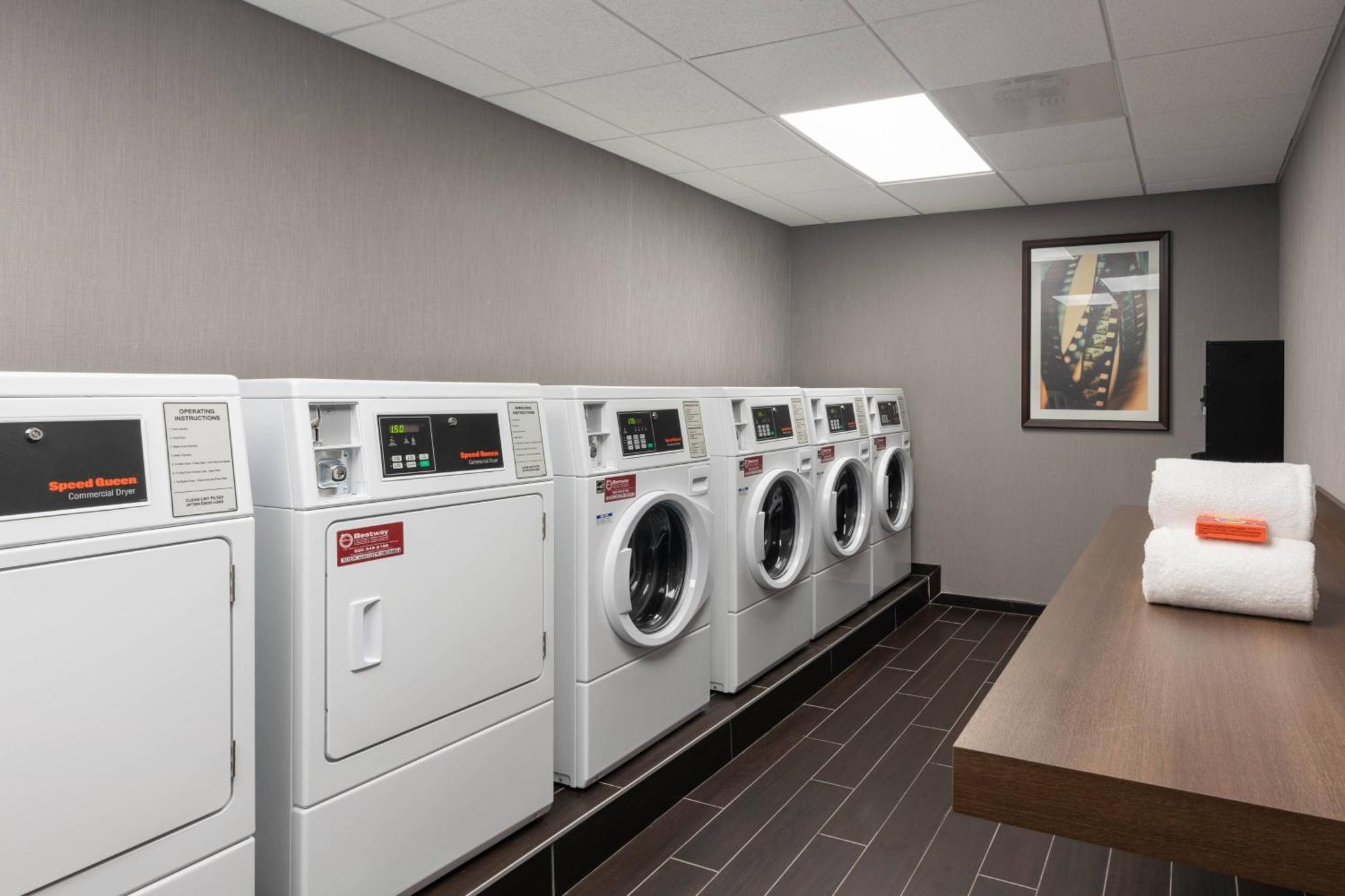 Courtyard By Marriott Thousand Oaks אגורה הילס מראה חיצוני תמונה