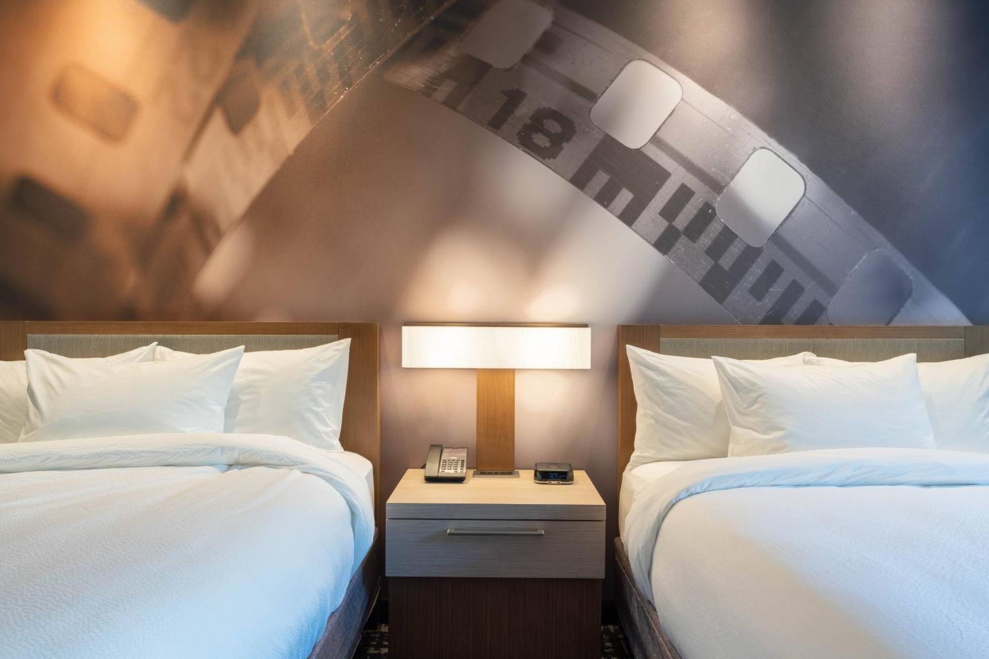 Courtyard By Marriott Thousand Oaks אגורה הילס מראה חיצוני תמונה